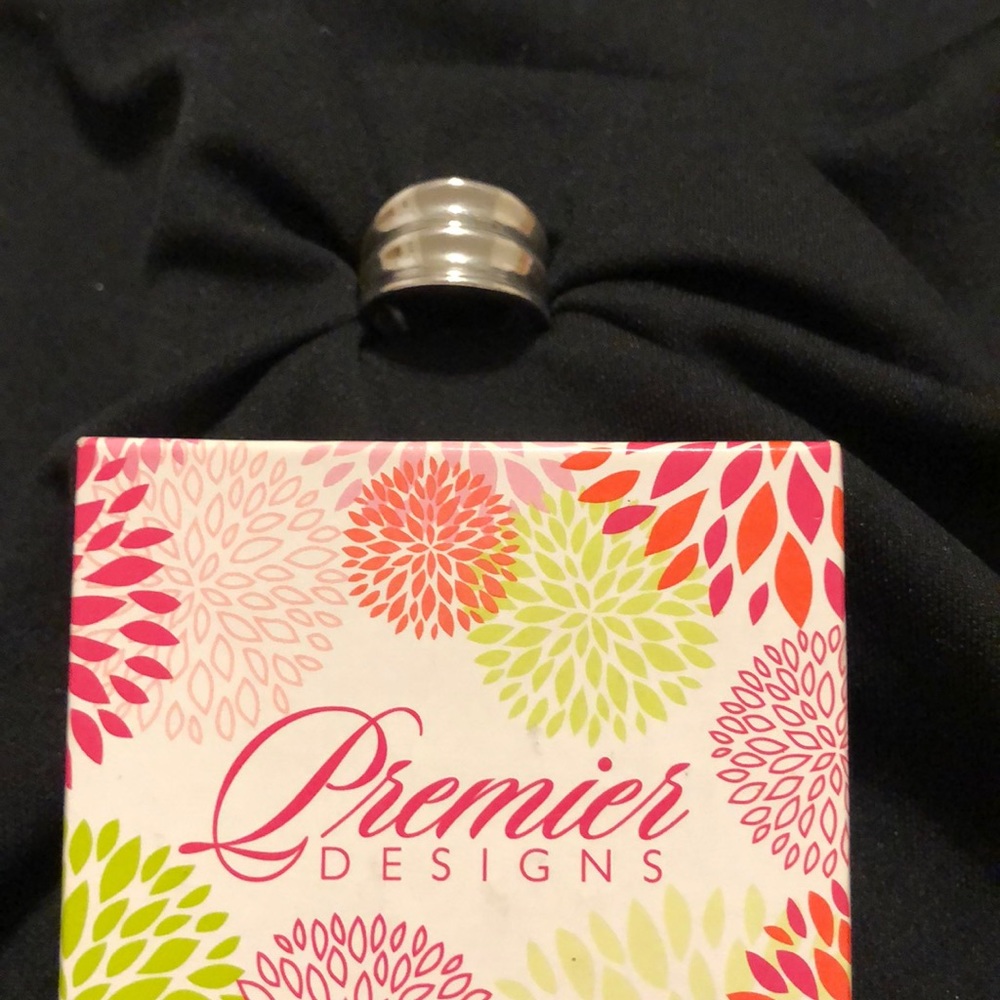 Premier Designs Upscale Ring